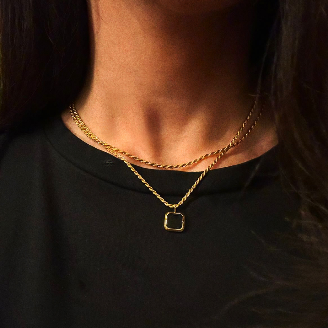 Black Sqaure Pendant Necklace